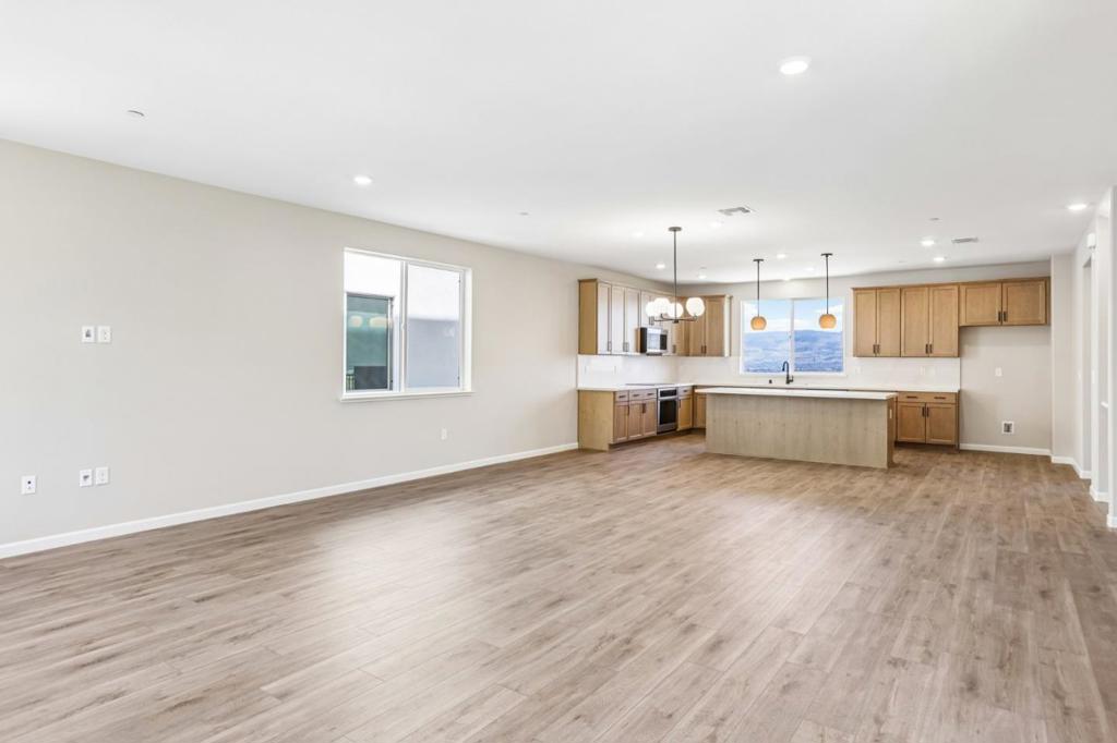715 Altino Boulevard
