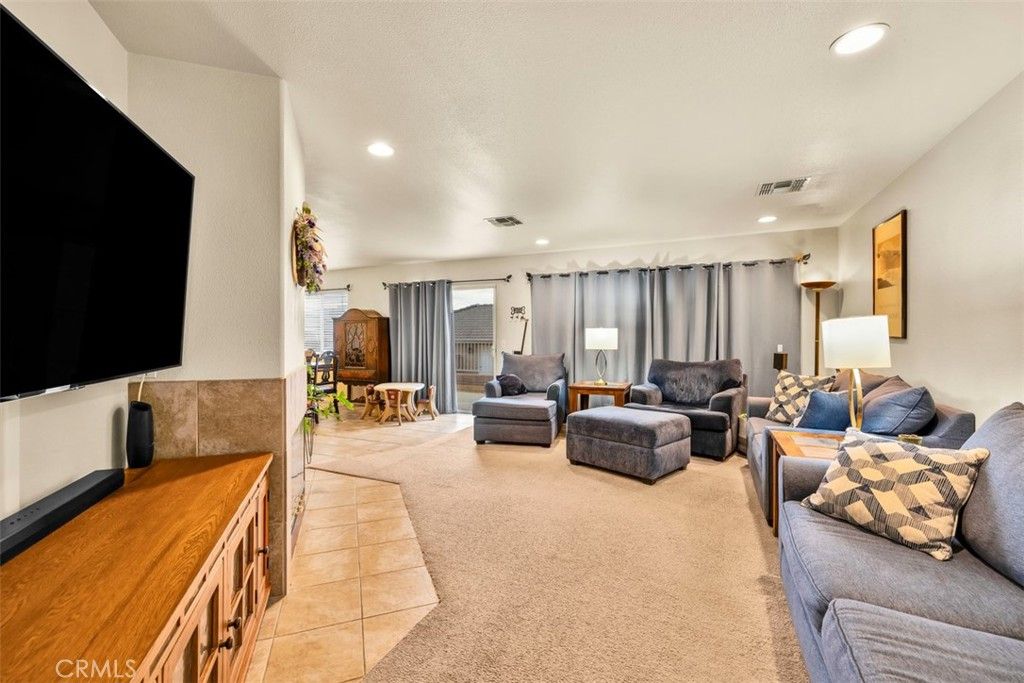 Photo of 57158 Selecta Ave, Yucca Valley, CA 92284 (MLS # JT25278794)