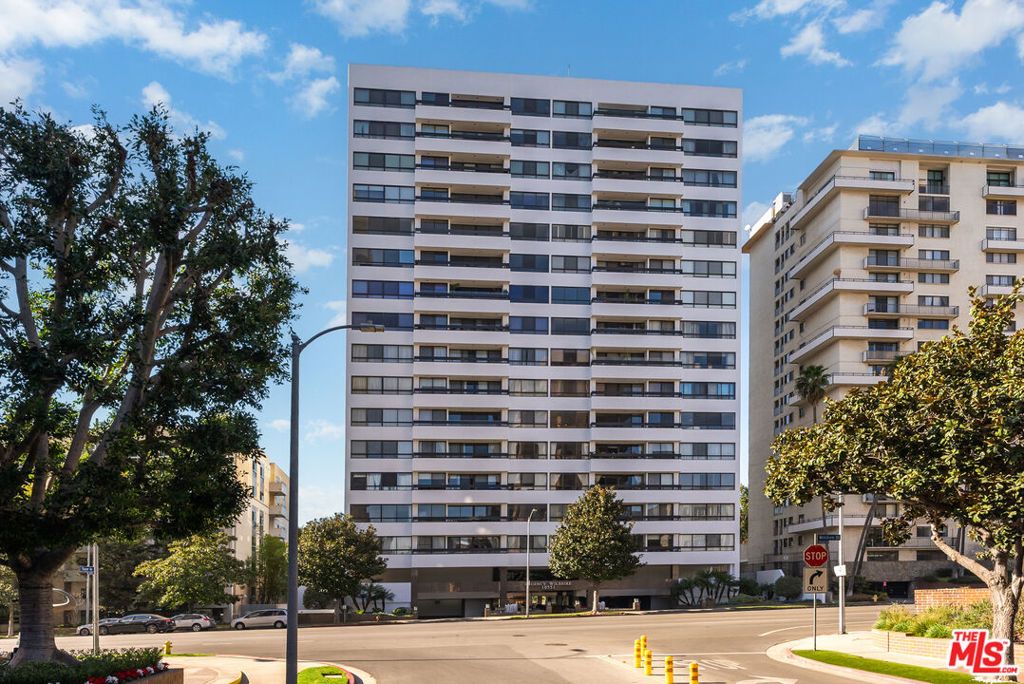 Photo of 10551 Wilshire Boulevard #1002, Los Angeles, CA 90024 (MLS # 25559287)