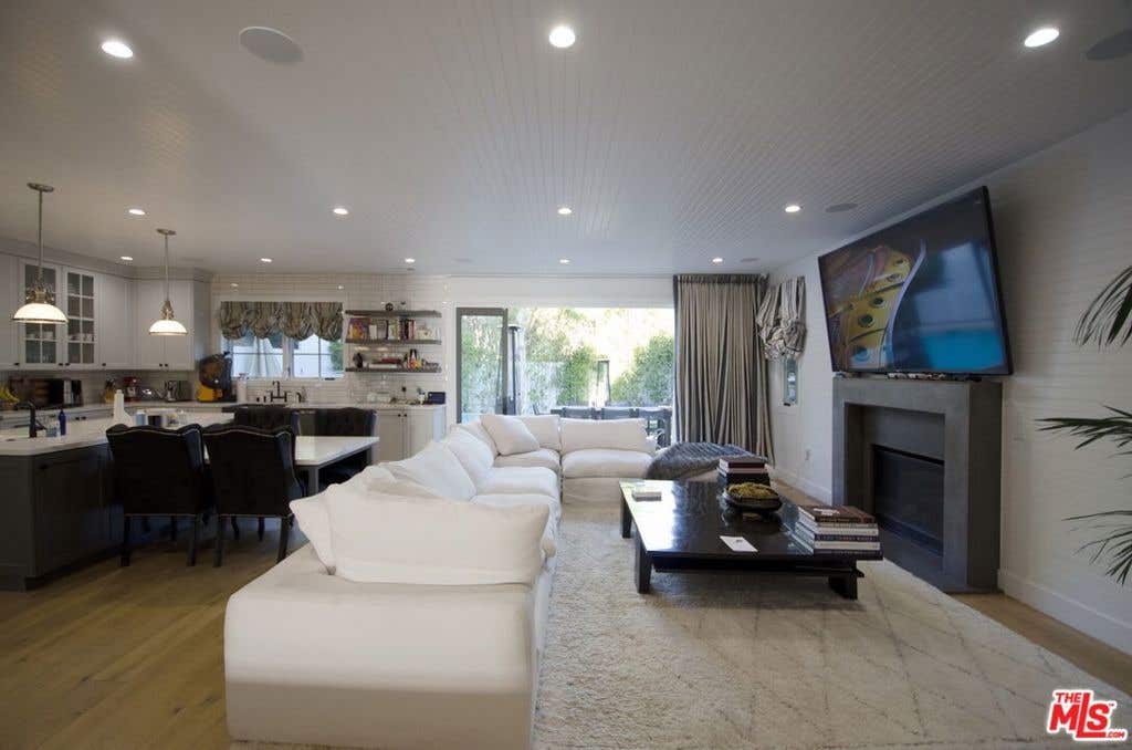 Photo of 1738 NICHOLS CANYON Road, Los Angeles, CA 90046 (MLS # 22165263)