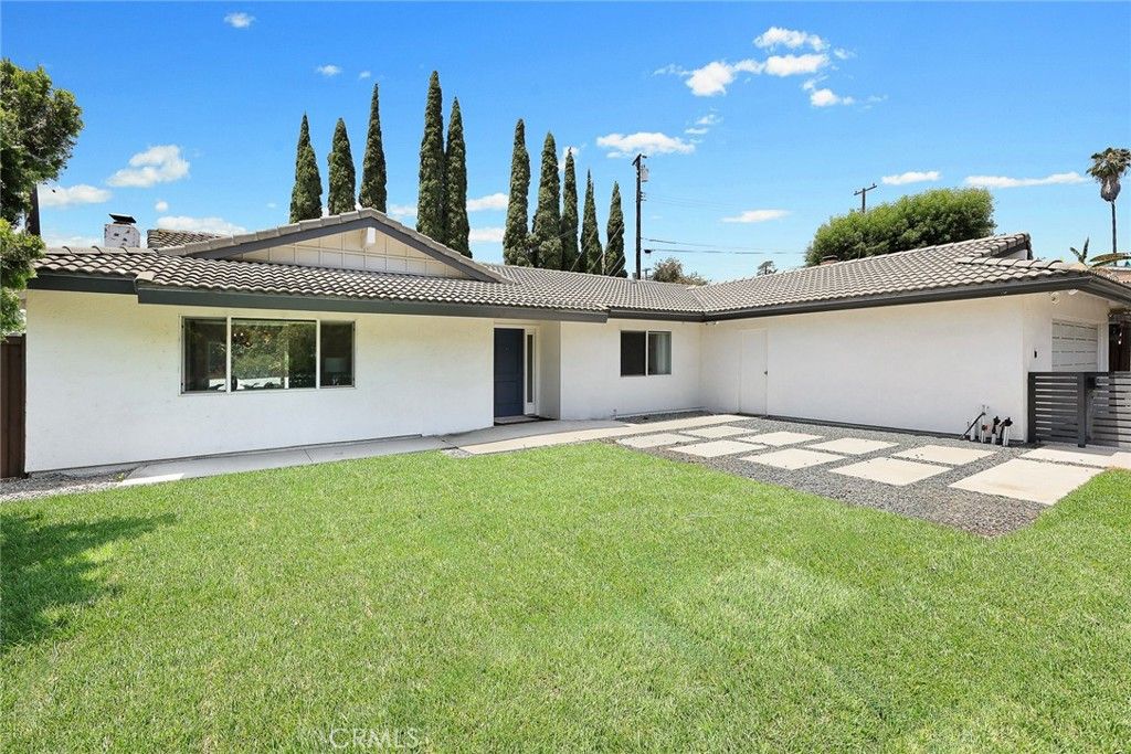 Photo of 601 Casa Blanca Dr, Fullerton, CA 92832 (MLS # AR26013772)