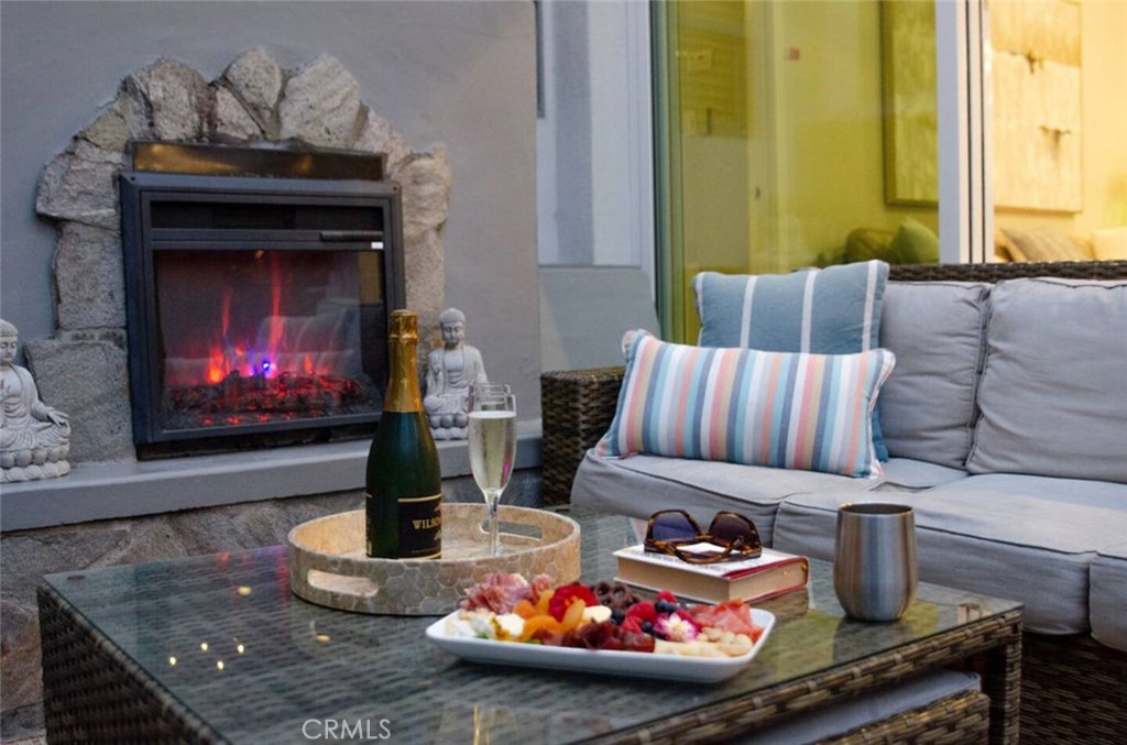 3243 45 Columbia Street