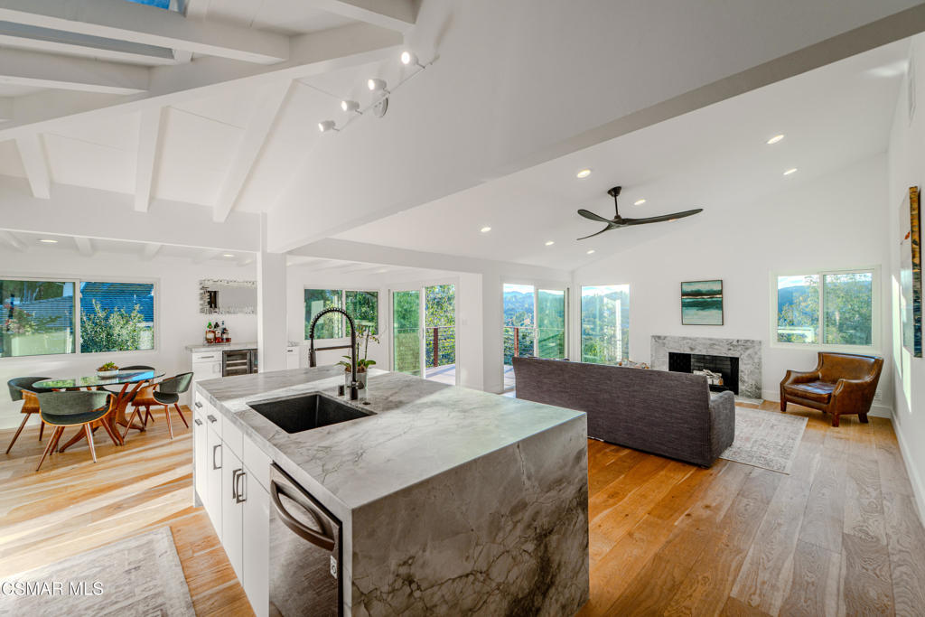 5101 Calatrana Drive