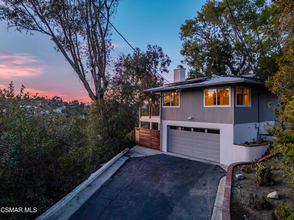 Photo of 5101 Calatrana Drive, Woodland Hills, CA 91364 (MLS # 225005789)