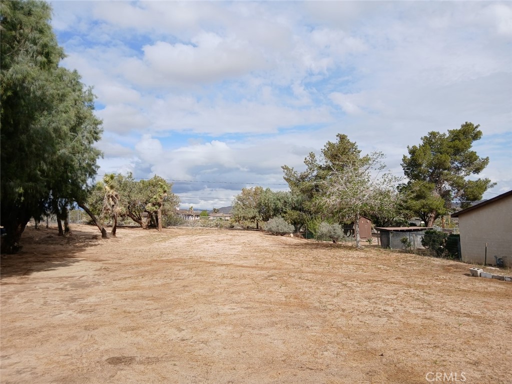 6896 Conejo