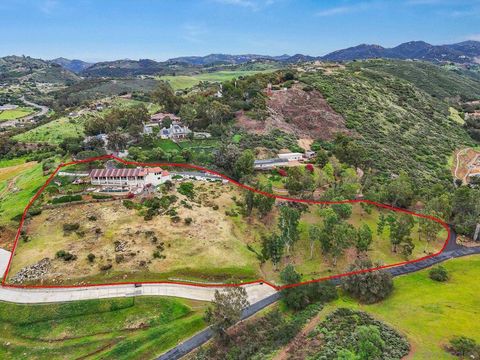 Photo of 29509 Hoxie Ranch Rd Rd, Vista, CA 92084 (MLS # 260008365SD)