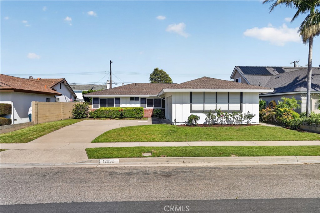 12832 Adams