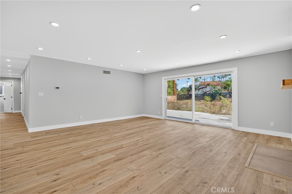 Tom Paul (W) (133) - Residential