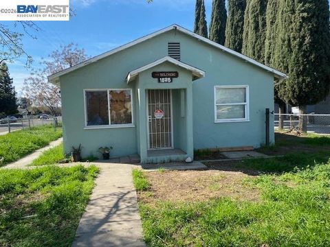 Photo of 1825 Eureka Street, Modesto, CA 95358 (MLS # 41126837)