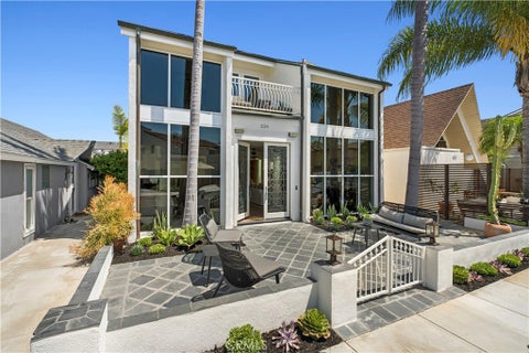 Photo of 324 Prospect Street, Newport Beach, CA 92663 (MLS # NP26178432)