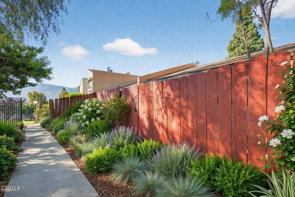 Photo of 426 N Palm Avenue, Santa Paula, CA 93060 (MLS # V1-35335)