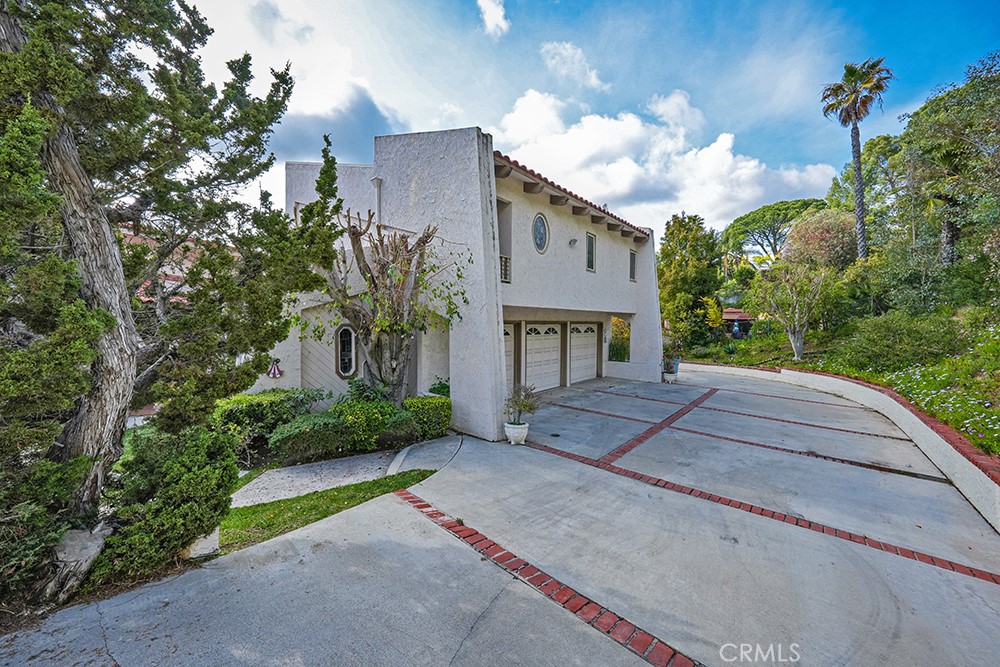 9752 Rangeview Drive