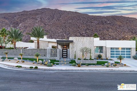 Photo of 573 Altair Court, Palm Springs, CA 92264 (MLS # 26650427PS)