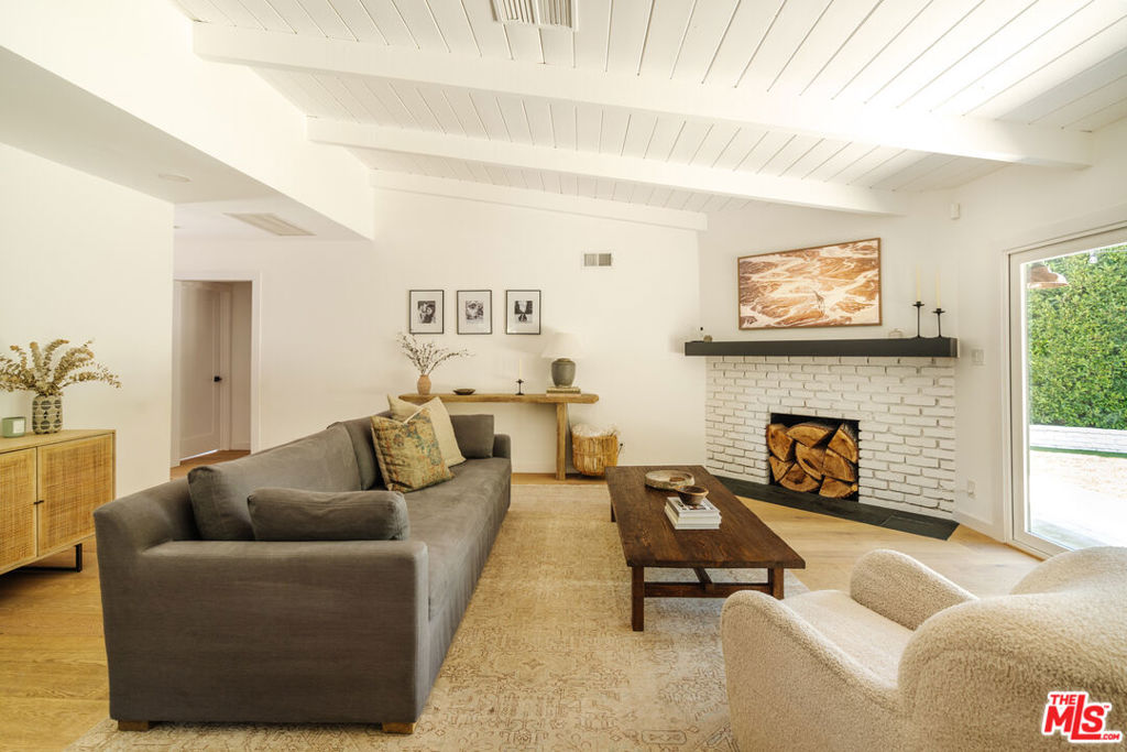 13211 Cumpston Street