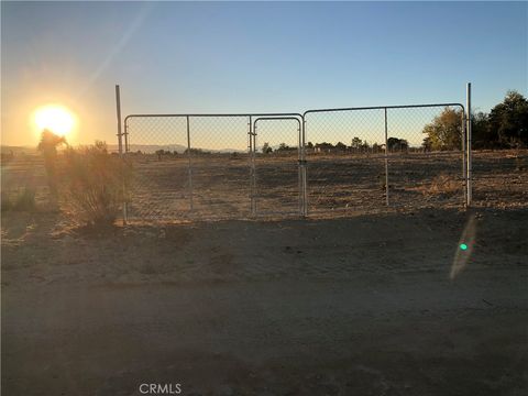 Photo of 175 COR AVE W4 DRT 175 STE, Palmdale, CA 93591 (MLS # DW25248612)