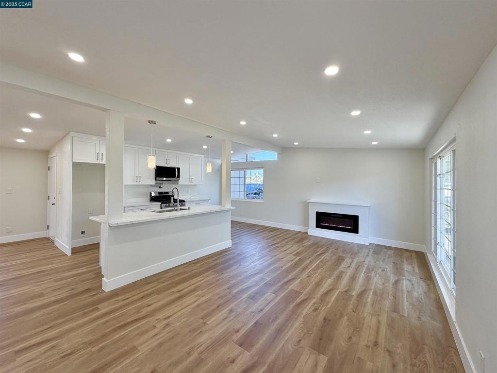 BEVERLY HILLS - Residential