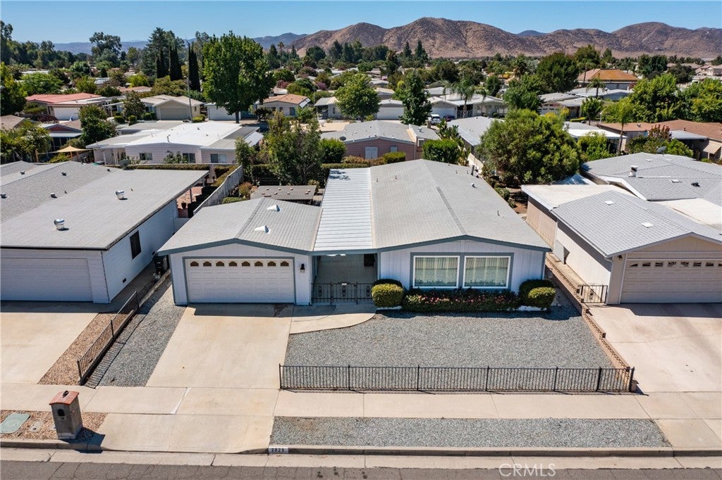 2829 Chamise Way