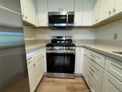 Photo of 700 W 3rd St, Santa Ana, CA 92701 (MLS # OC26068258)