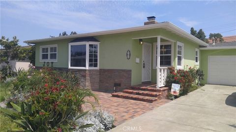 Photo of 201 E Locust AVE, Orange, CA 92867 (MLS # AR26105378)