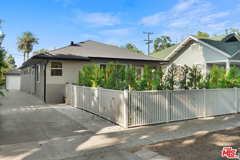 Photo of 4113 Lincoln Avenue, Culver City, CA 90232 (MLS # 25595913)