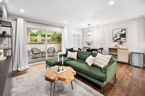 Photo of 2724 2724 Oak Rd Rd #88, Walnut Creek, CA 94597 (MLS # 41126159)