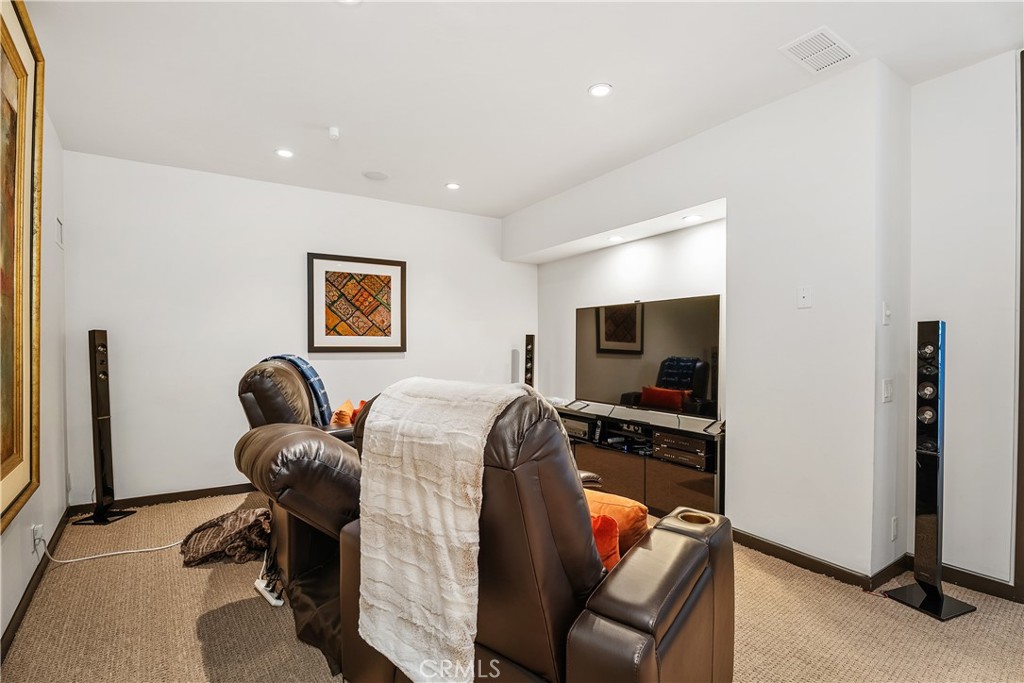 Upper Diamond (UD) - Residential Lease