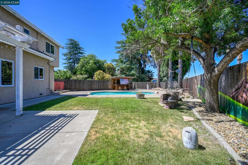 454 Bristol Ct