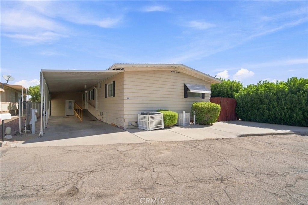 660 Beach Drive