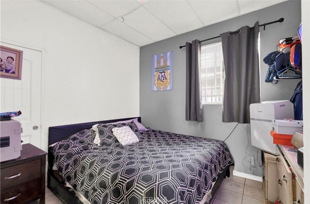 1151 W Mission