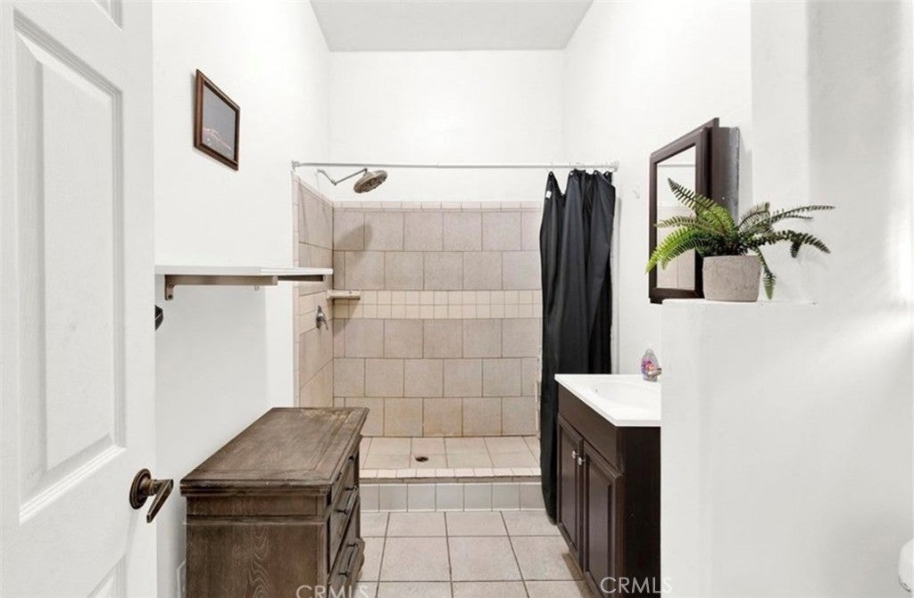 1151 W Mission