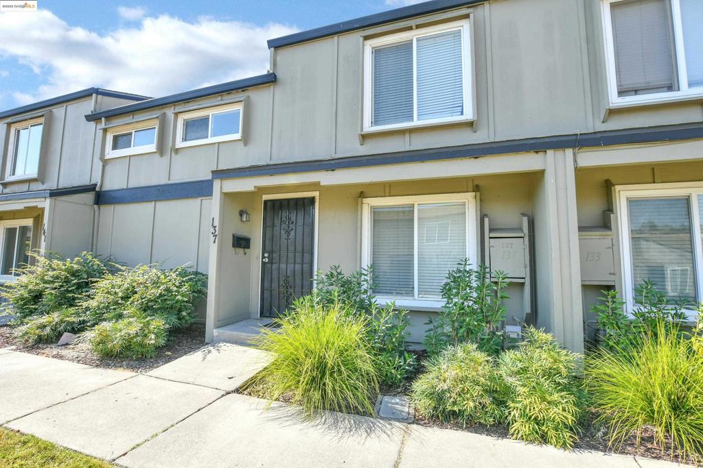 FIRST TIME HOMEBUYERS!!! FHA/VA compatible! Beautifully upgraded condo/townhouse with granite countertops and stainless appliances. Spacious 4-Bedroom, 2-Bathroom home with lots of light! Open concept family room and dining area with breakfast bar. 2-car garage attached to the unit via a private patio for entertaining or gardening! Near BART, shopping, restaurants, schools and parks. LOW HOA! Very commuter friendly!