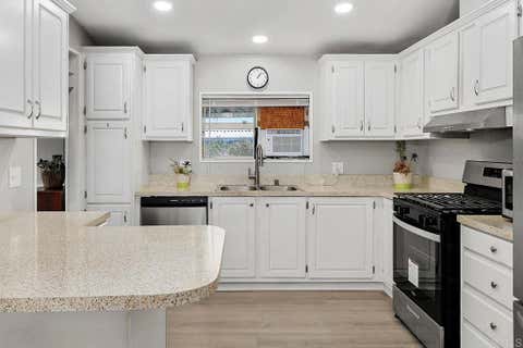Tiny photo for 530 Devonshire Avenue, Hemet, CA 92543 (MLS # NDP2607281)