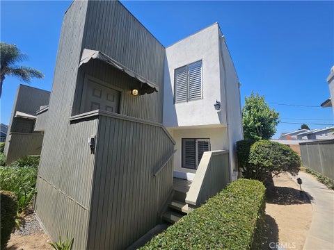 Photo of 2336 Elden Avenue #M, Costa Mesa, CA 92627 (MLS # PW26152588)