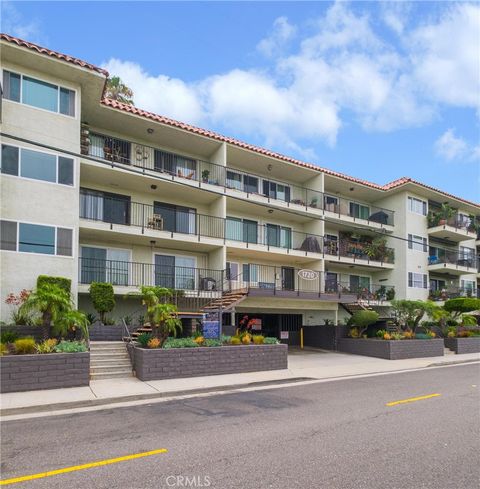 Photo of 1720 Ardmore Avenue Ave #224, Hermosa Beach, CA 90254 (MLS # SB26110062)