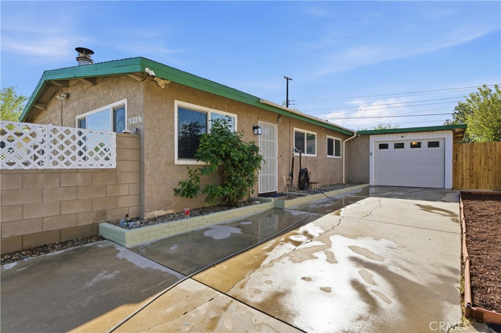 Photo 1 of 21 — 38637 Sumac, Palmdale, CA 93550