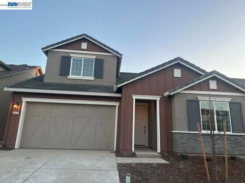 Photo of 4271 Ranger Drive DR, Folsom, CA 95630 (MLS # 41136421)