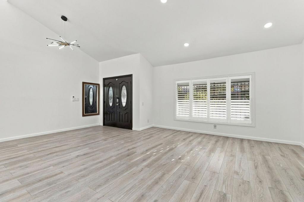 1353 Thistlewood Court