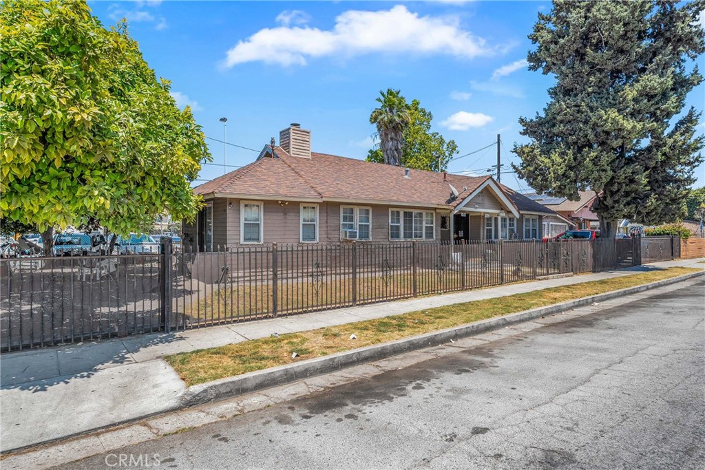 439 W 76th Street