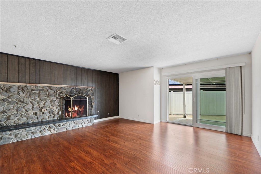 1612 W Brookdale Place