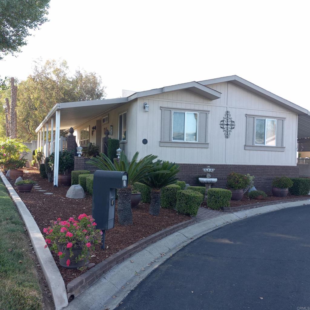 525 W El Norte Parkway #1