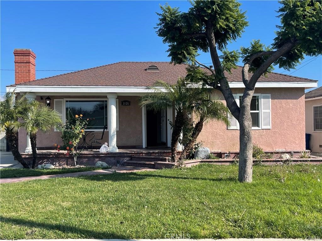 North EL Monte rental house with 3 bedrooms and 1 full bathroom, 1,280 square feet with recess lights in all rooms. Close to restaurant, transportations, supermarkets and freeways.