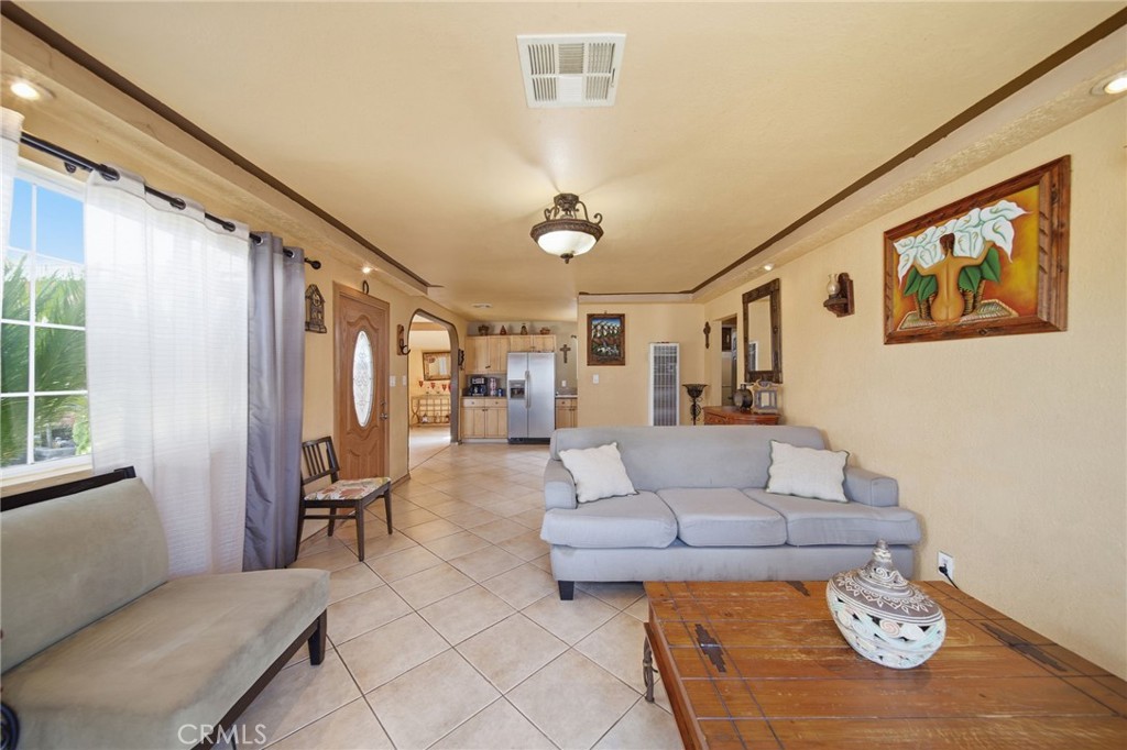 829 S Kenmore