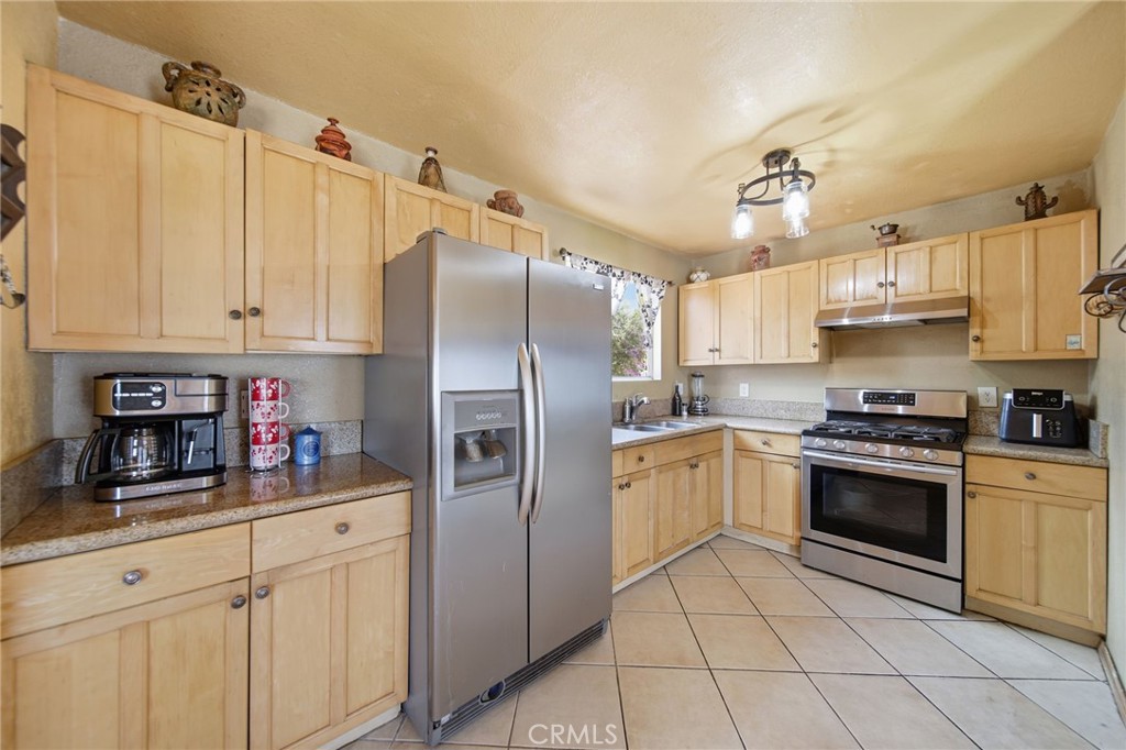 829 S Kenmore
