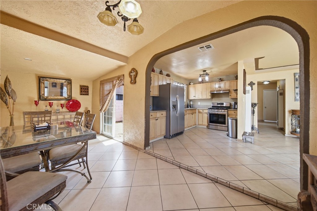 829 S Kenmore
