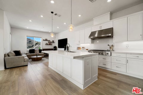 Photo of 27124 Skyland Way Way, Valencia, CA 91355 (MLS # 26994187)