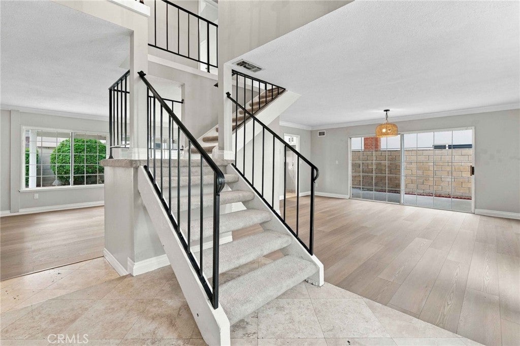 155 S Beth Circle