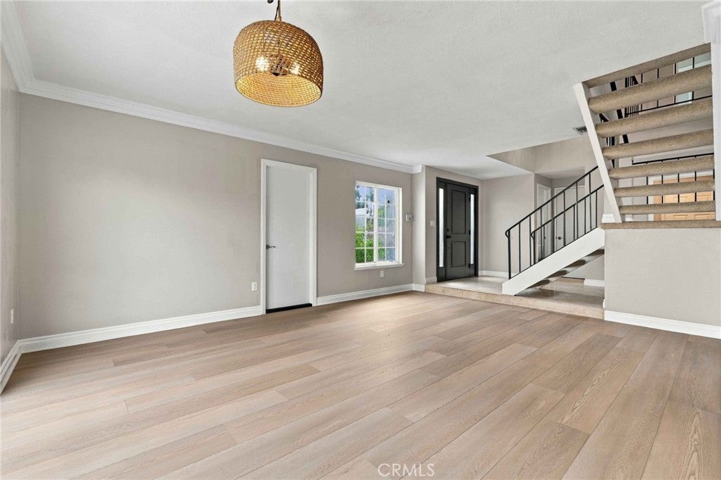 155 S Beth Circle