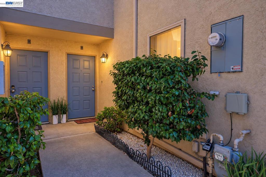 5352 Port Sailwood Dr
