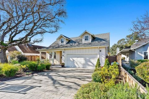 Photo of 419 Linden Street, Santa Cruz, CA 95062 (MLS # ML82030101)