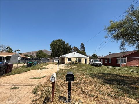 Photo of 4125 Center Avenue, Norco, CA 92860 (MLS # SR25184596) Photo of 4125 Center Avenue, Norco, CA 92860 (MLS # SR25184596)